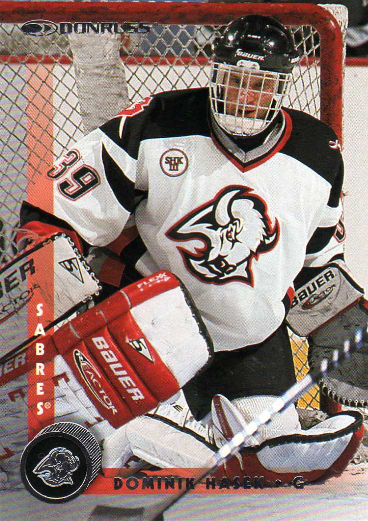 1997-1998 Donruss č.9 1997-1998 Leaf č.2 Hašek Dominik